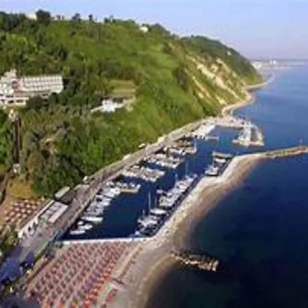 Casa Mare Vallugola Di Gabicce, Vallugola Apartamento *